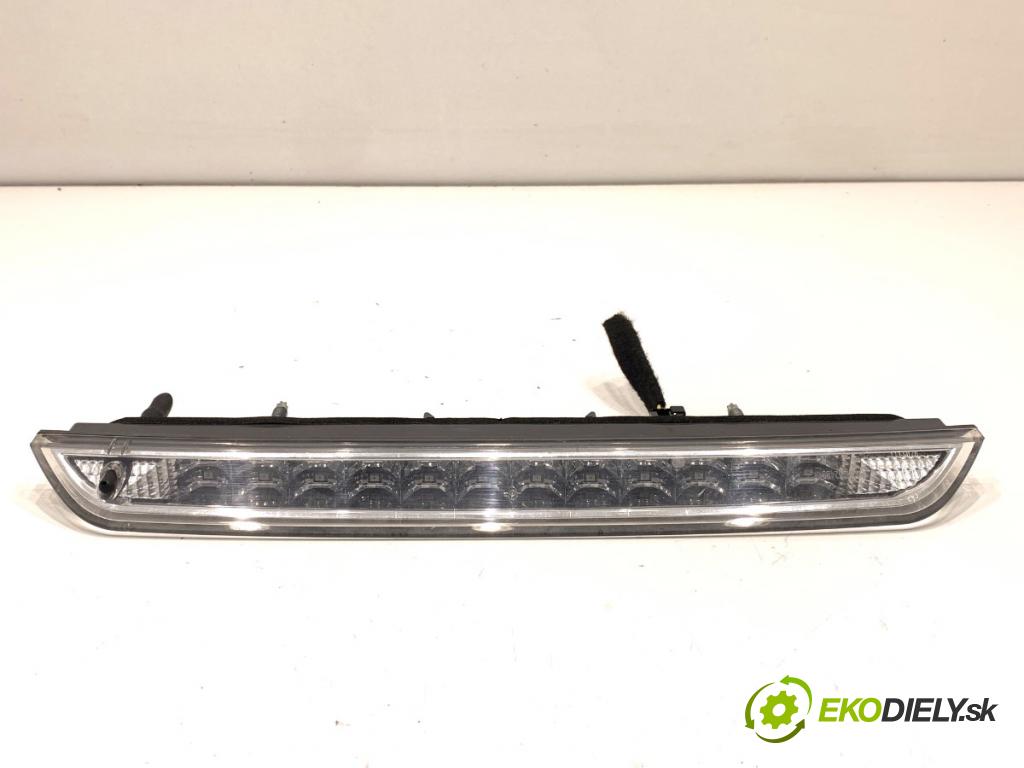 PEUGEOT 308 II liftback 2020 96 kW 1.2 THP 130 1199 světlo brzdových světel 9688016380