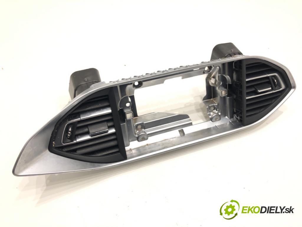 PEUGEOT 308 II liftback 2020 96 kW 1.2 THP 130 1199 mří topení přední část střední 1303145XZD