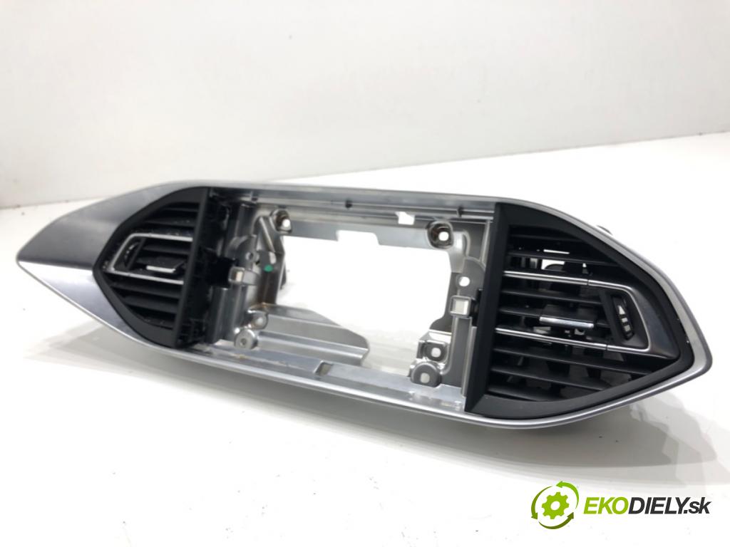 PEUGEOT 308 II liftback 2020 96 kW 1.2 THP 130 1199 mří topení přední část střední 1303145XZD