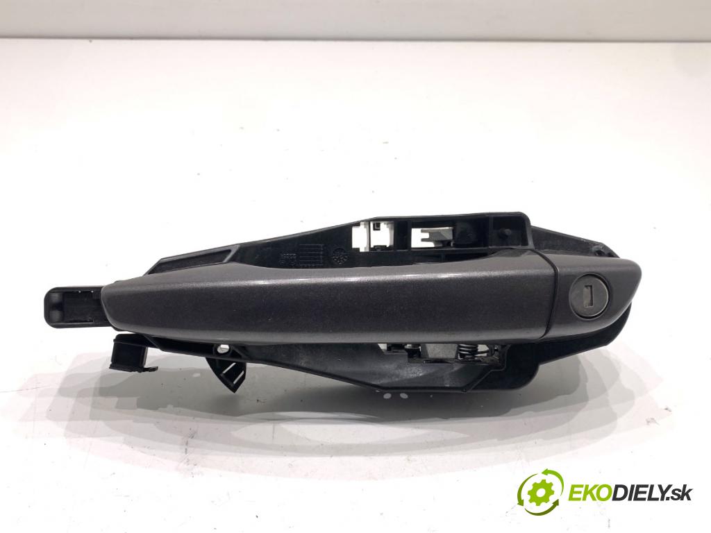 PEUGEOT 308 II liftback 2020 96 kW 1.2 THP 130 1199 klika vnejší levý přední část 