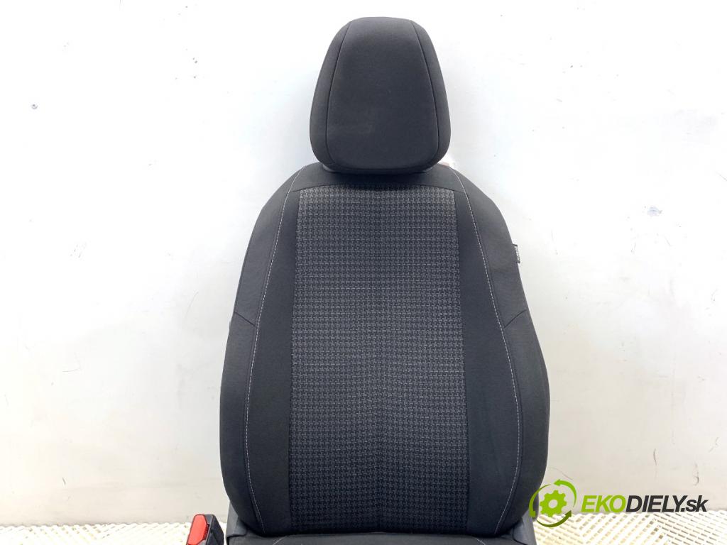 PEUGEOT 308 II liftback 2020 96 kW 1.2 THP 130 1199 sedadlo levý přední část