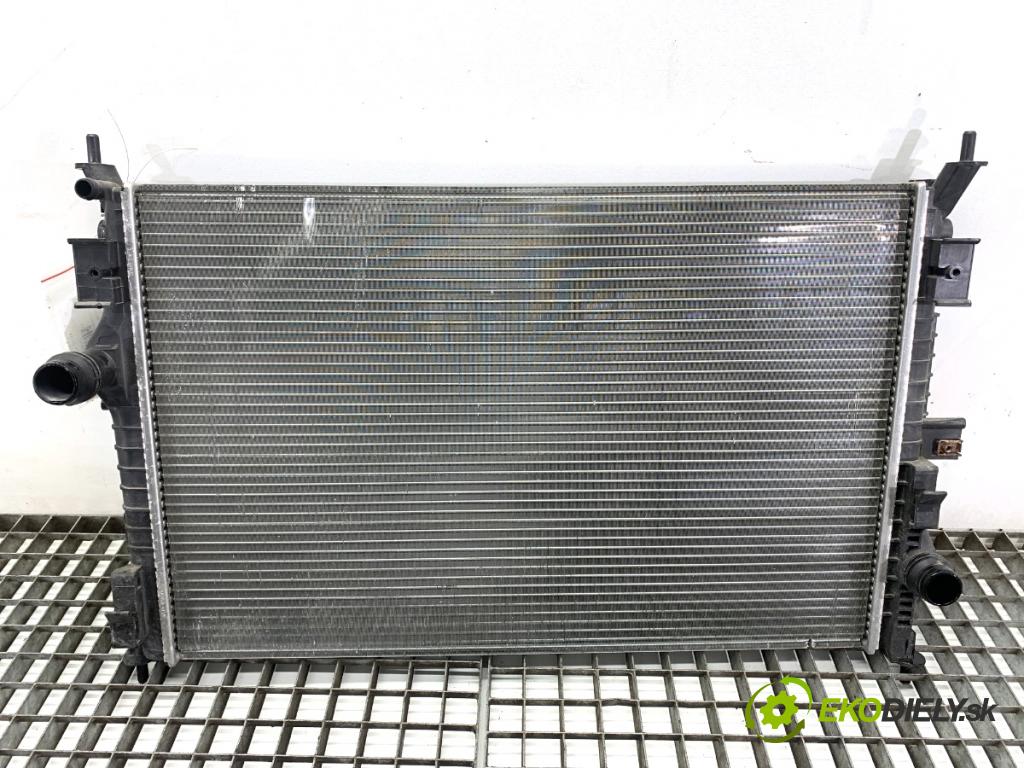 PEUGEOT 308 II liftback 2020 96 kW 1.2 THP 130 1199 chladič vody 9809141780 (Vodní chladič)