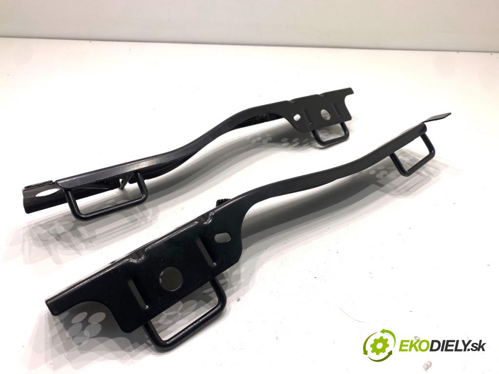 PEUGEOT 308 II liftback 2020 96 kW 1.2 THP 130 1199 uchycení ISOFIX 1354451X 1354452X