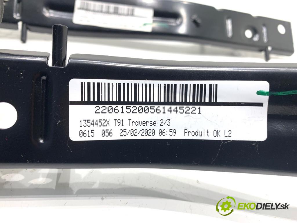 PEUGEOT 308 II liftback 2020 96 kW 1.2 THP 130 1199 uchycení ISOFIX 1354451X 1354452X