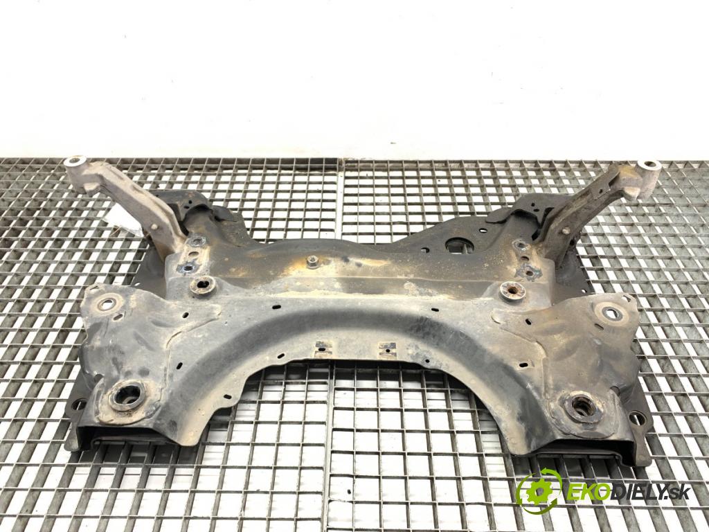 PEUGEOT 308 II liftback 2020 96 kW 1.2 THP 130 1199 výztuha pod motor  (Přední výztuha)