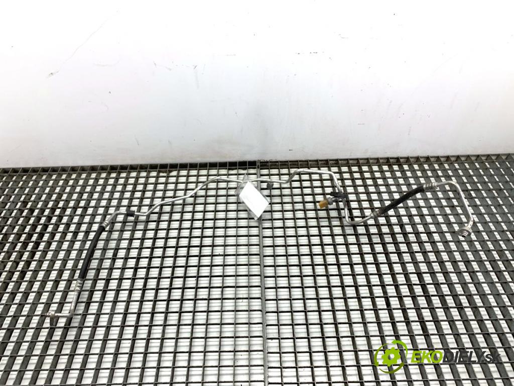 PEUGEOT 308 II liftback 2020 96 kW 1.2 THP 130 1199 rúrka klimatizace  (Trubka klimatizace)