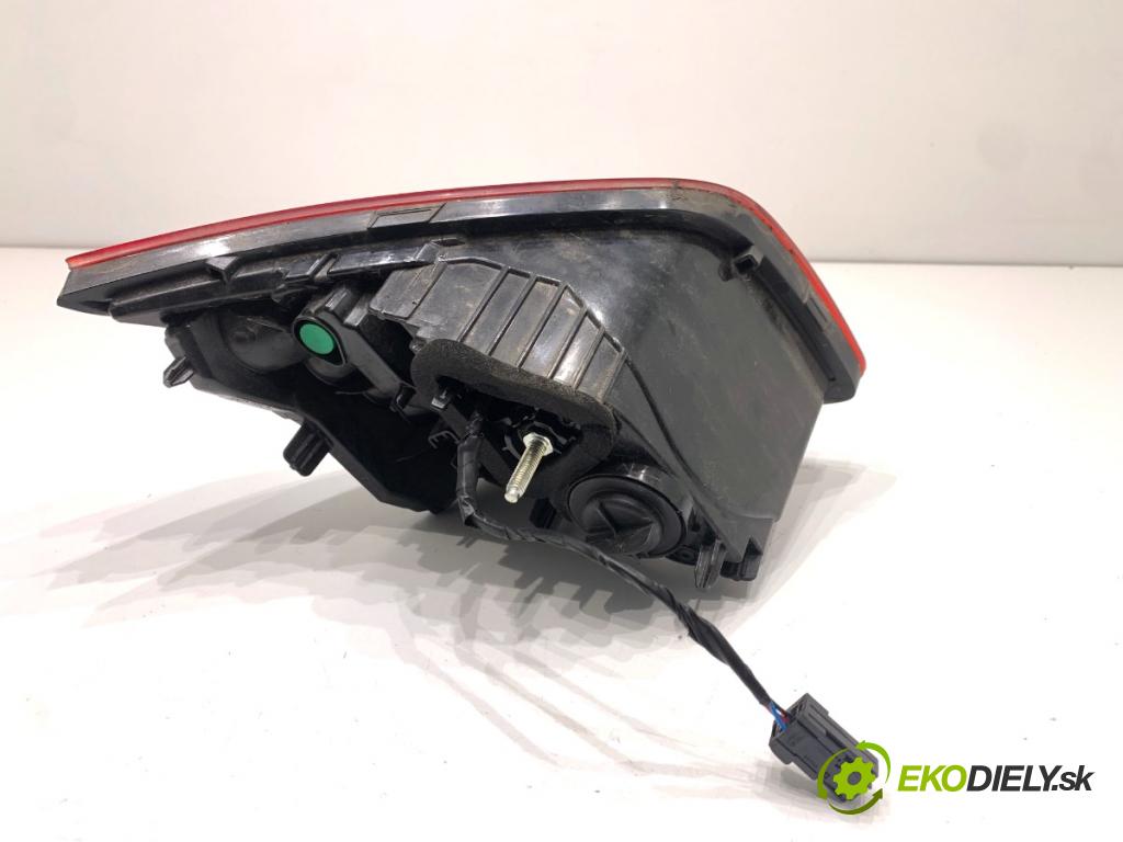 PEUGEOT 308 II liftback 2020 96 kW 1.2 THP 130 1199 světlo zadní část pravá vnitřní 9677818280 (Klika dveří ostatní)