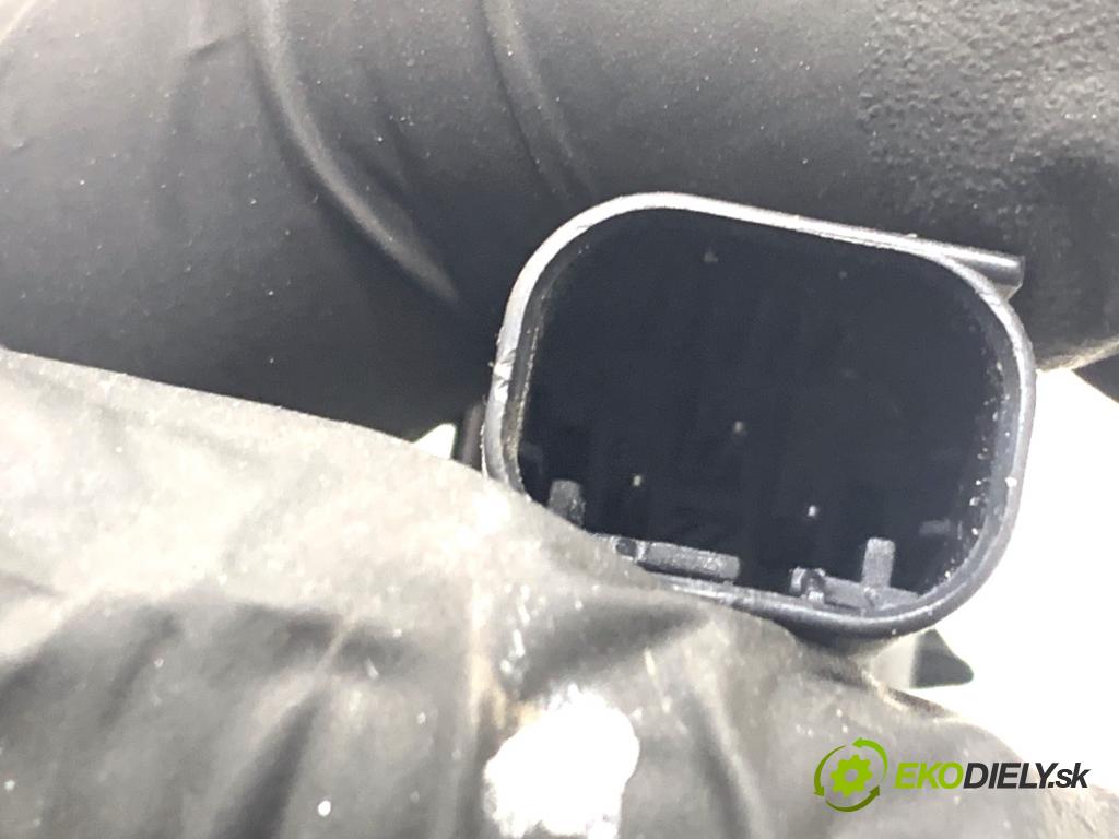 PEUGEOT 308 II liftback 2020 96 kW 1.2 THP 130 1199 snímač PDC 9675202477VL