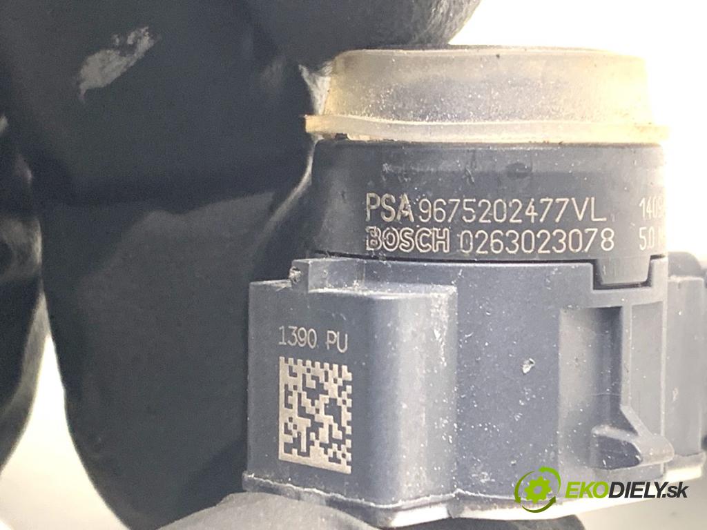 PEUGEOT 308 II liftback 2020 96 kW 1.2 THP 130 1199 snímač PDC 9675202477VL