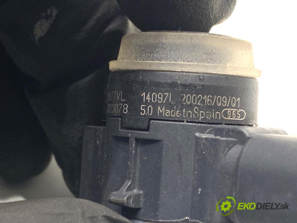 PEUGEOT 308 II liftback 2020 96 kW 1.2 THP 130 1199 snímač PDC 9675202477VL