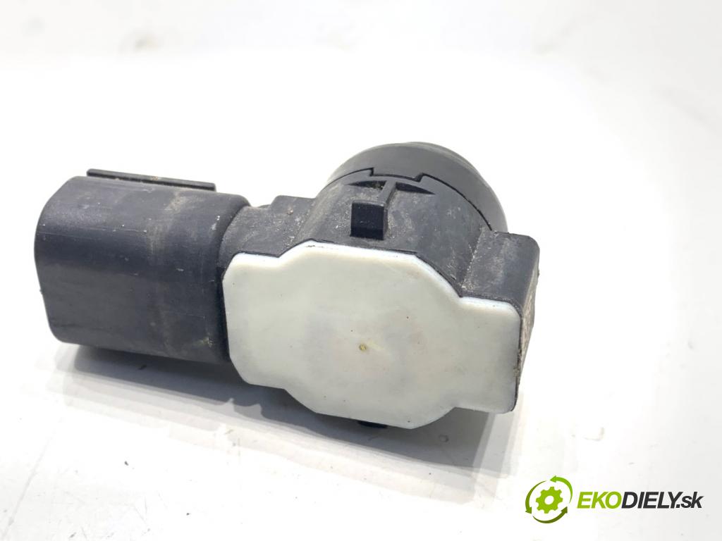 PEUGEOT 308 II liftback 2020 96 kW 1.2 THP 130 1199 snímač PDC 9675202477VL