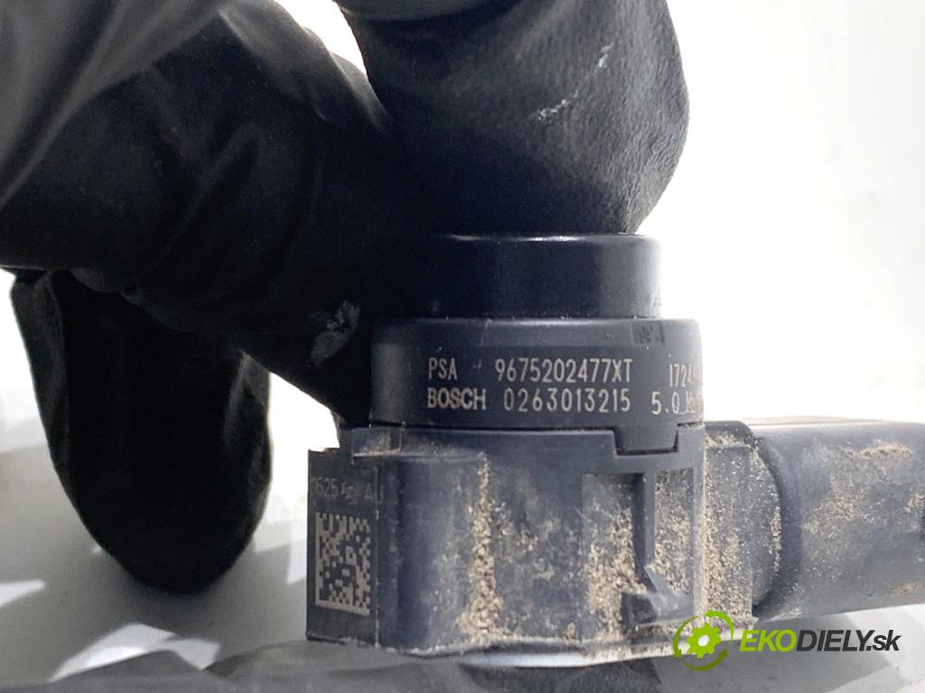 PEUGEOT 308 II liftback 2020 96 kW 1.2 THP 130 1199 snímač PDC 9675202477XT