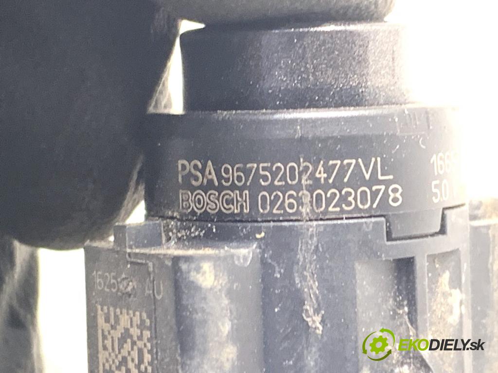 PEUGEOT 308 II liftback 2020 96 kW 1.2 THP 130 1199 snímač PDC 9675202477VL