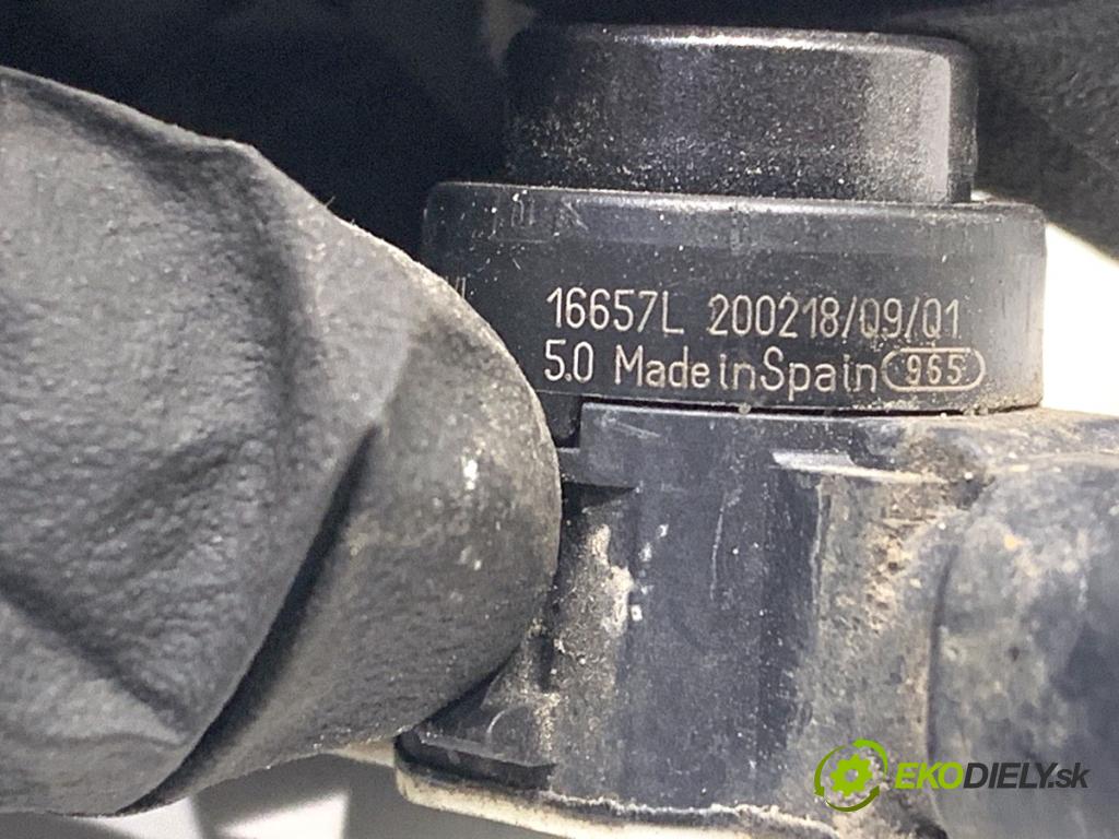 PEUGEOT 308 II liftback 2020 96 kW 1.2 THP 130 1199 snímač PDC 9675202477VL