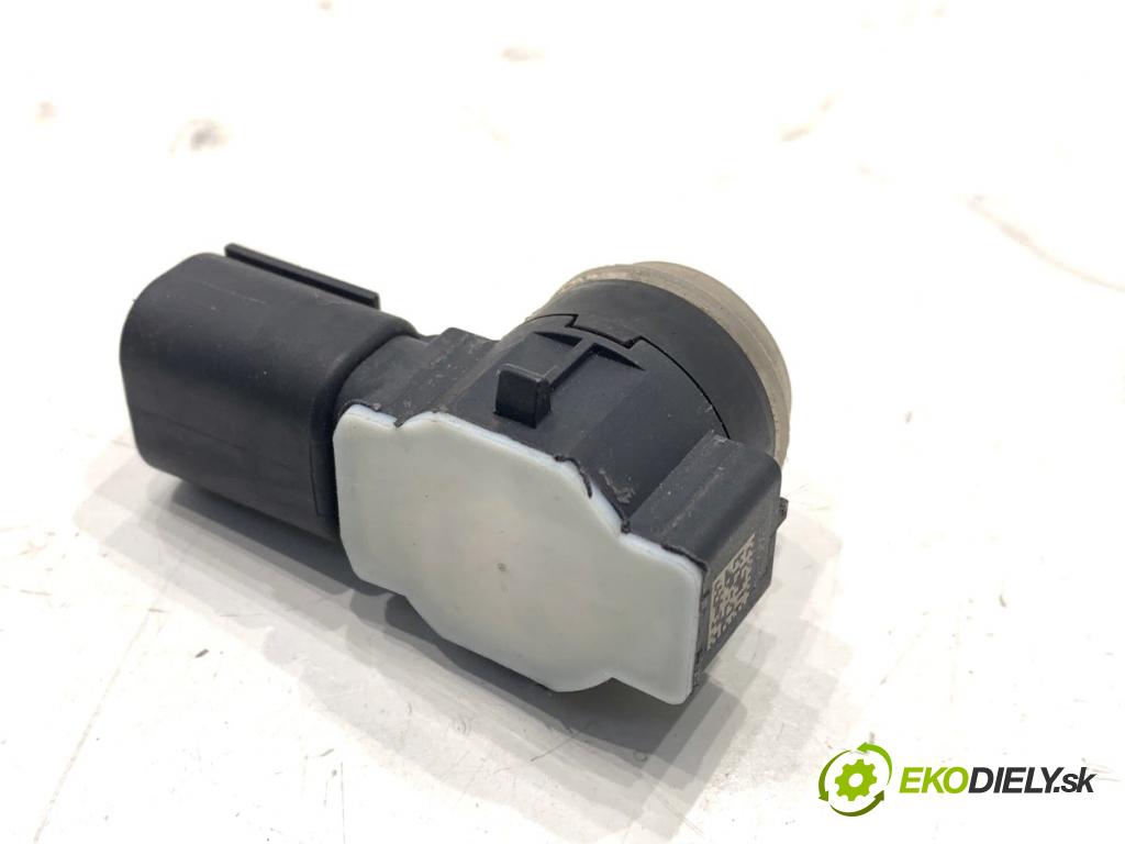 PEUGEOT 308 II liftback 2020 96 kW 1.2 THP 130 1199 snímač PDC 9675202477VL