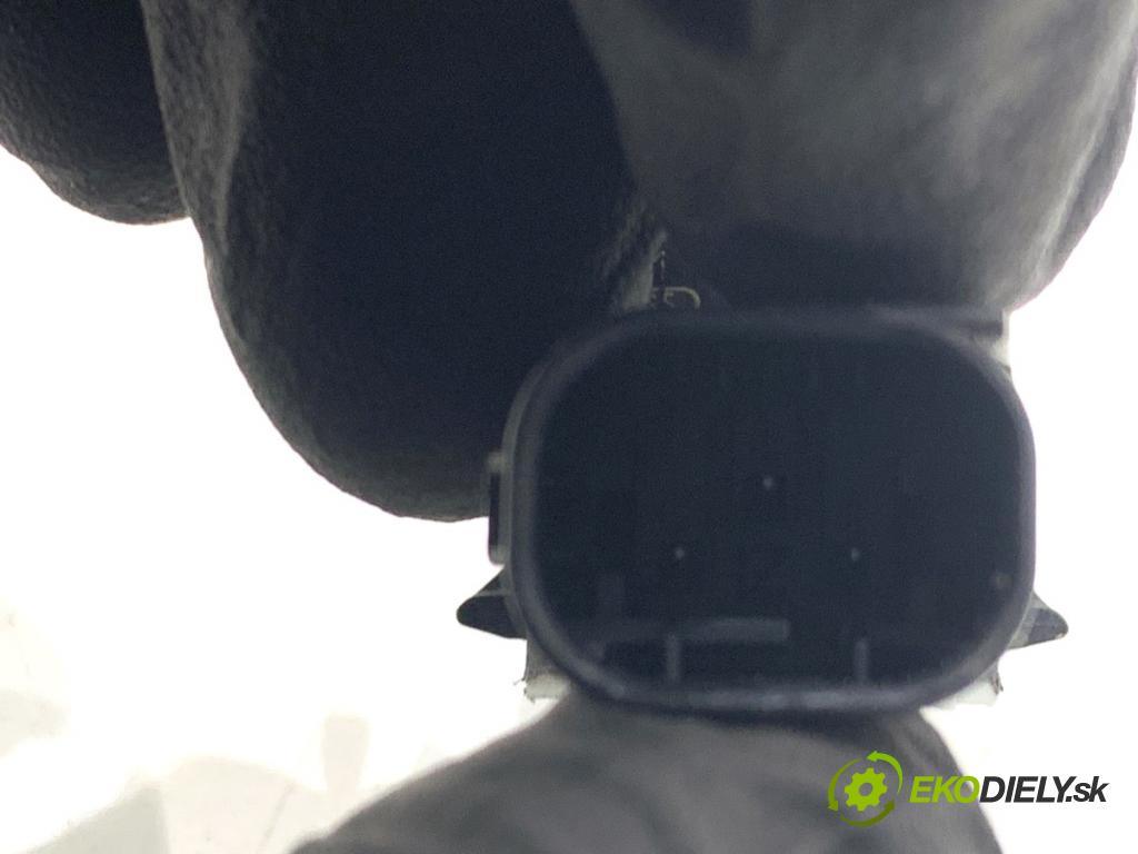 PEUGEOT 308 II liftback 2020 96 kW 1.2 THP 130 1199 snímač PDC 9675202477VL