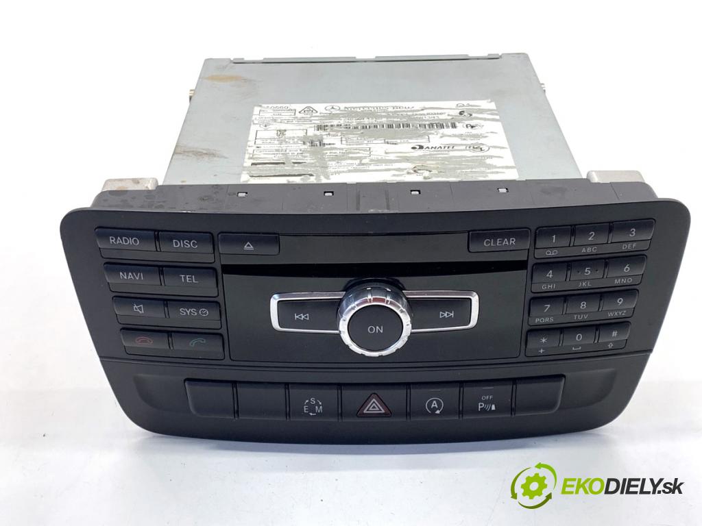 MERCEDES-BENZ W176 liftback 2015 90 kW A 180 (176.042) 1595 RADIO  (Audio zariadenie)