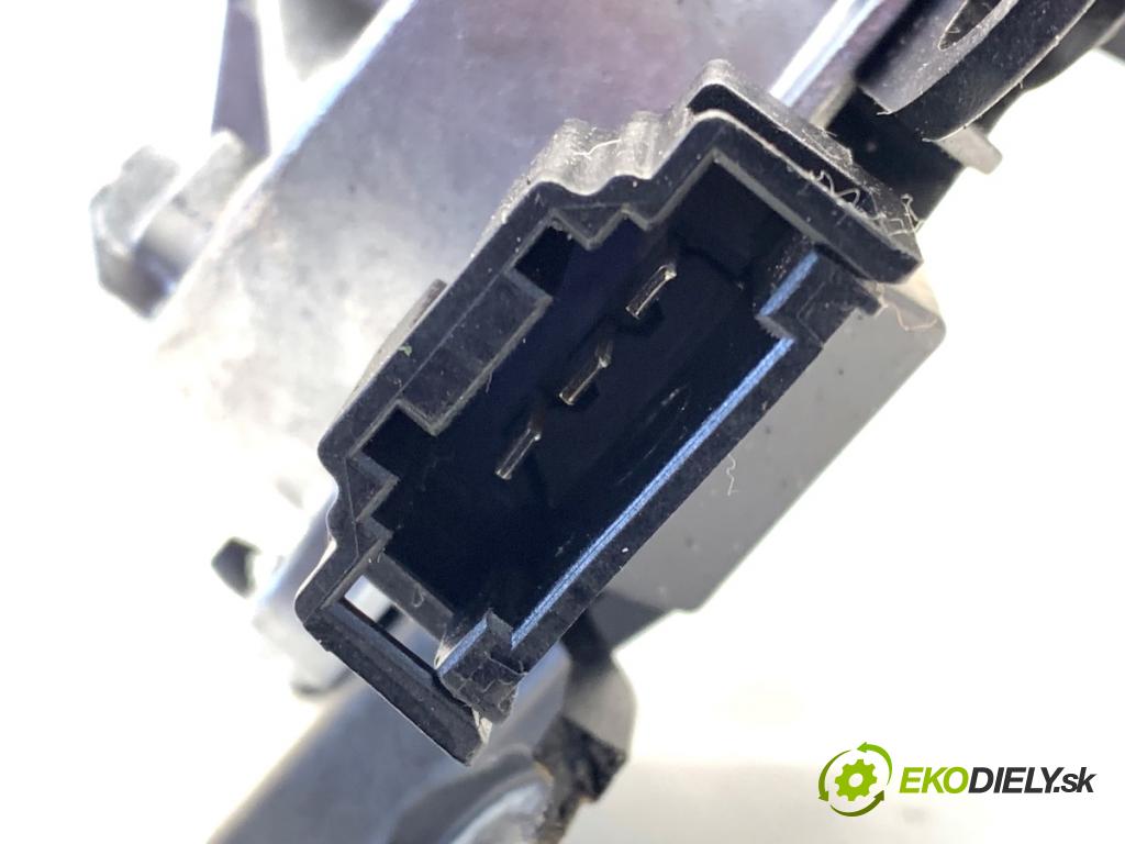 MERCEDES-BENZ W176 liftback 2015 90 kW A 180 (176.042) 1595 Motor stieračov zad A1769066300