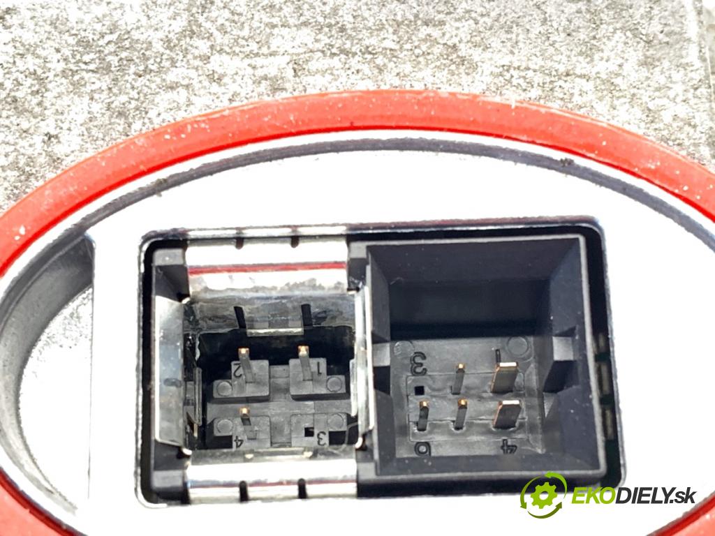 MERCEDES-BENZ W176 liftback 2015 90 kW A 180 (176.042) 1595 Menič XENON  (Riadiaca jednotka xenónu)