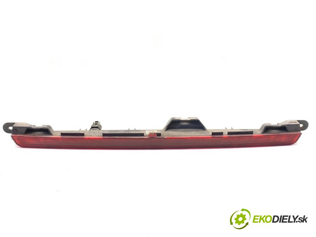 MERCEDES-BENZ W176 liftback 2015 90 kW A 180 (176.042) 1595 světlo brzdových světel A1769061700