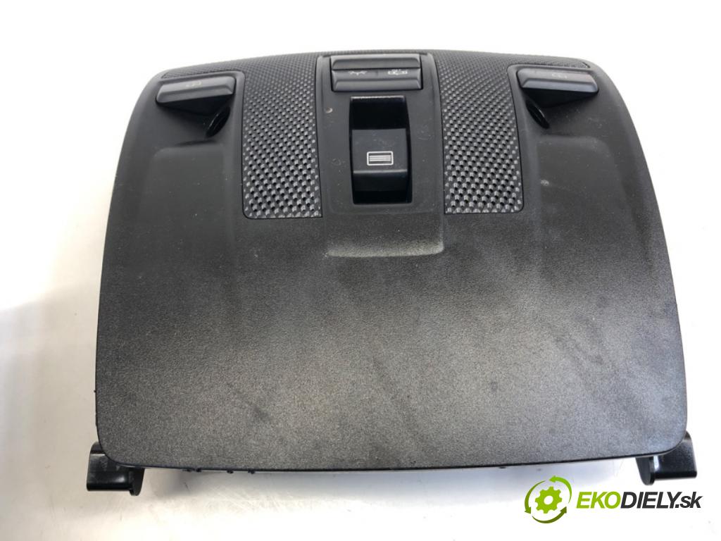 MERCEDES-BENZ W176 liftback 2015 90 kW A 180 (176.042) 1595 Svetlo stropné A0009003808