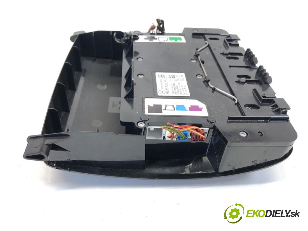 MERCEDES-BENZ W176 liftback 2015 90 kW A 180 (176.042) 1595 Svetlo stropné A0009003808