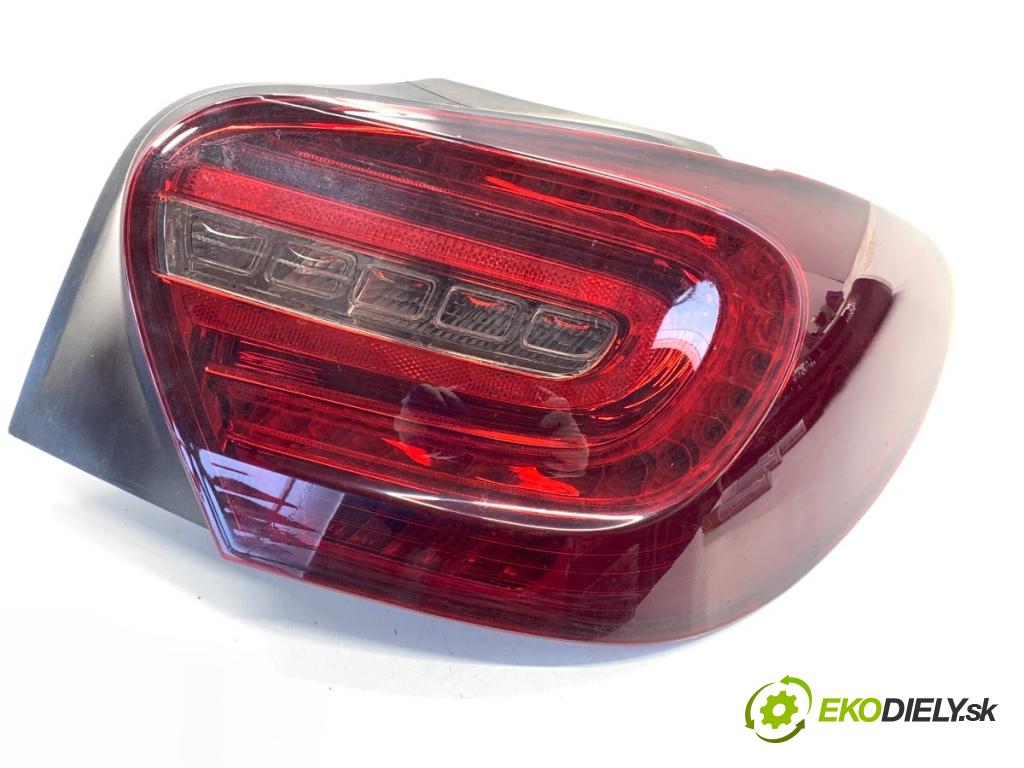 MERCEDES-BENZ W176 liftback 2015 90 kW A 180 (176.042) 1595 světlo pravý zadní část 