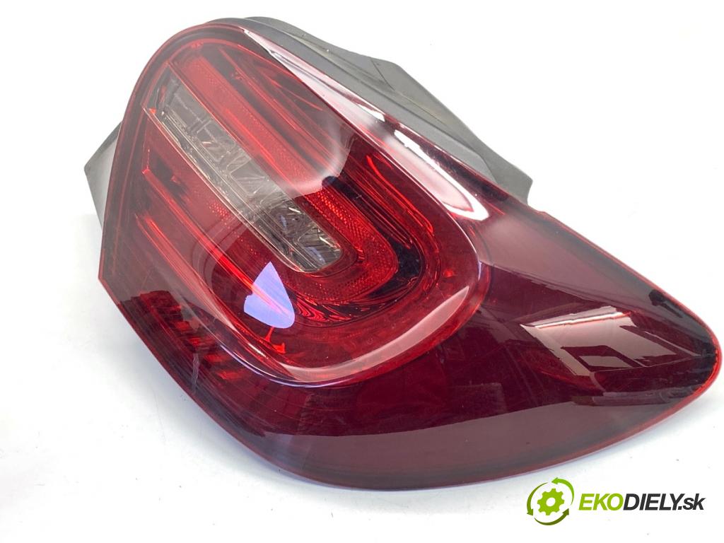 MERCEDES-BENZ W176 liftback 2015 90 kW A 180 (176.042) 1595 světlo pravý zadní část