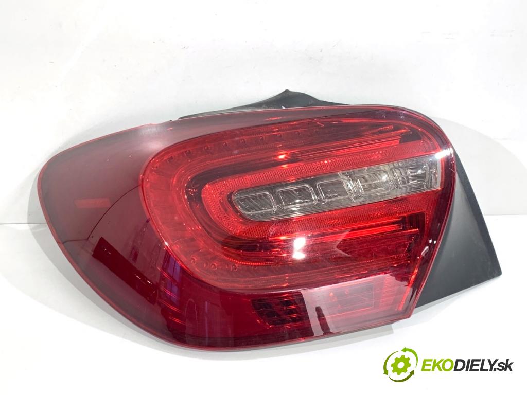 MERCEDES-BENZ W176 liftback 2015 90 kW A 180 (176.042) 1595 světlo levý zadní část LED 