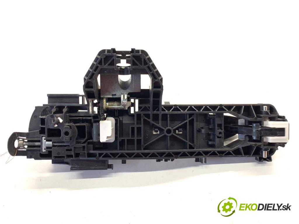 MERCEDES-BENZ W176 liftback 2015 90 kW A 180 (176.042) 1595 klika vnejší pravý přední část A2047601800