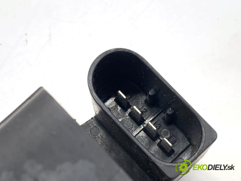 MERCEDES-BENZ W176 liftback 2015 90 kW A 180 (176.042) 1595 cívka zapalovací A2709060500