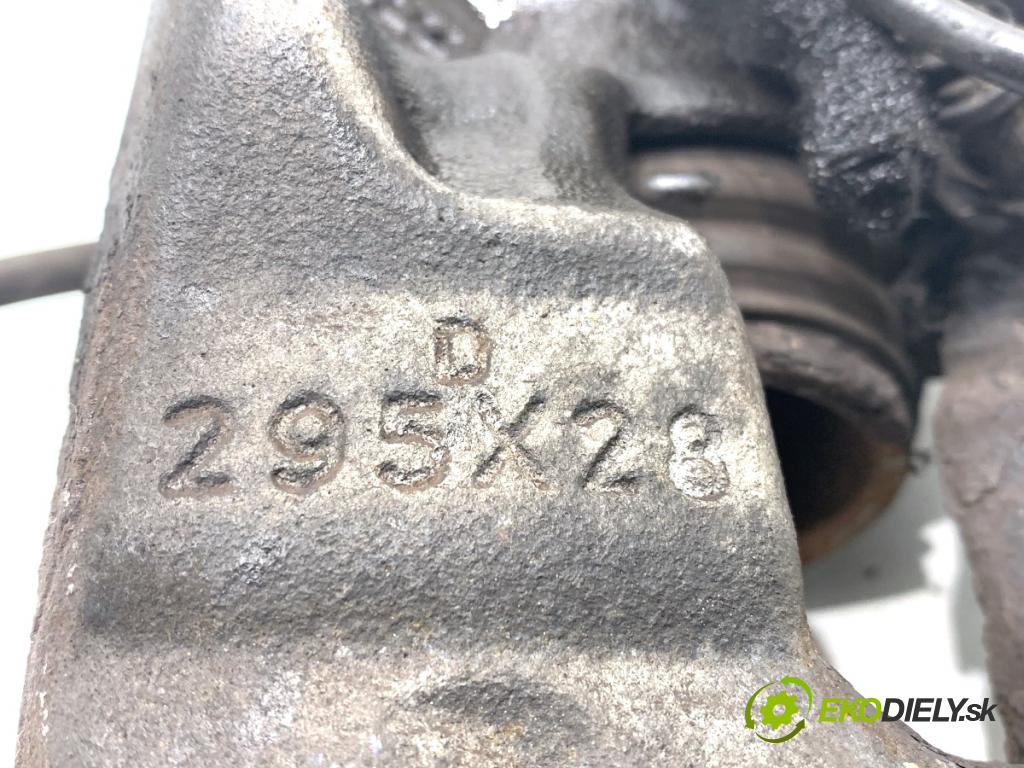 MERCEDES-BENZ W176 liftback 2015 90 kW A 180 (176.042) 1595 brzdič třmen pravý přední část