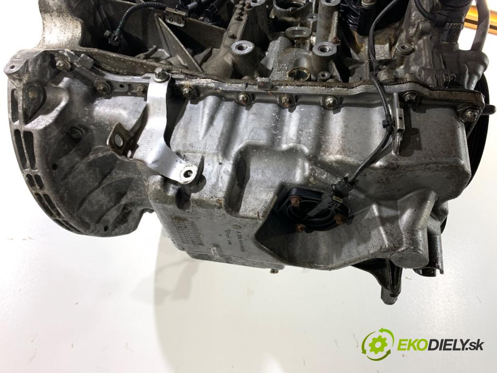 MERCEDES-BENZ W176 liftback 2015 90 kW A 180 (176.042) 1595 Motor 270910 (Motor)