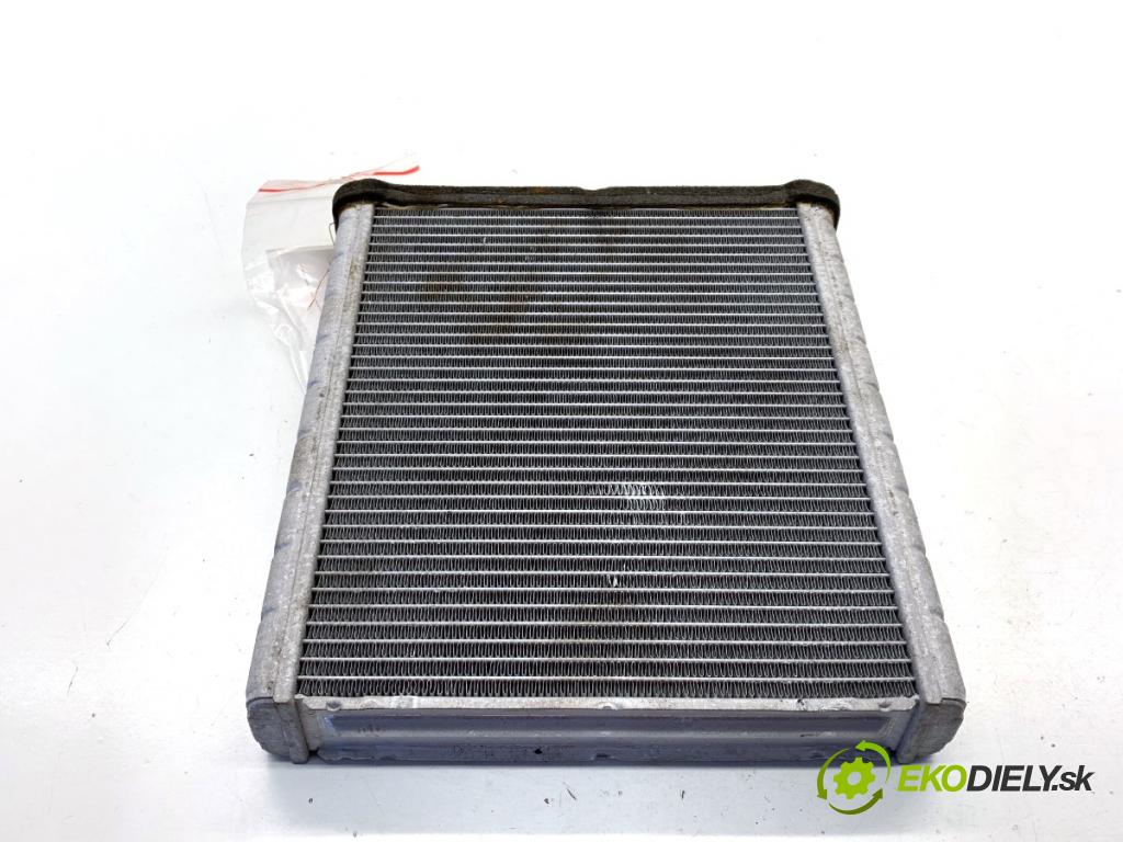 MERCEDES-BENZ W176 liftback 2015 90 kW A 180 (176.042) 1595 topné těleso radiátor topení  (Radiátor topení)