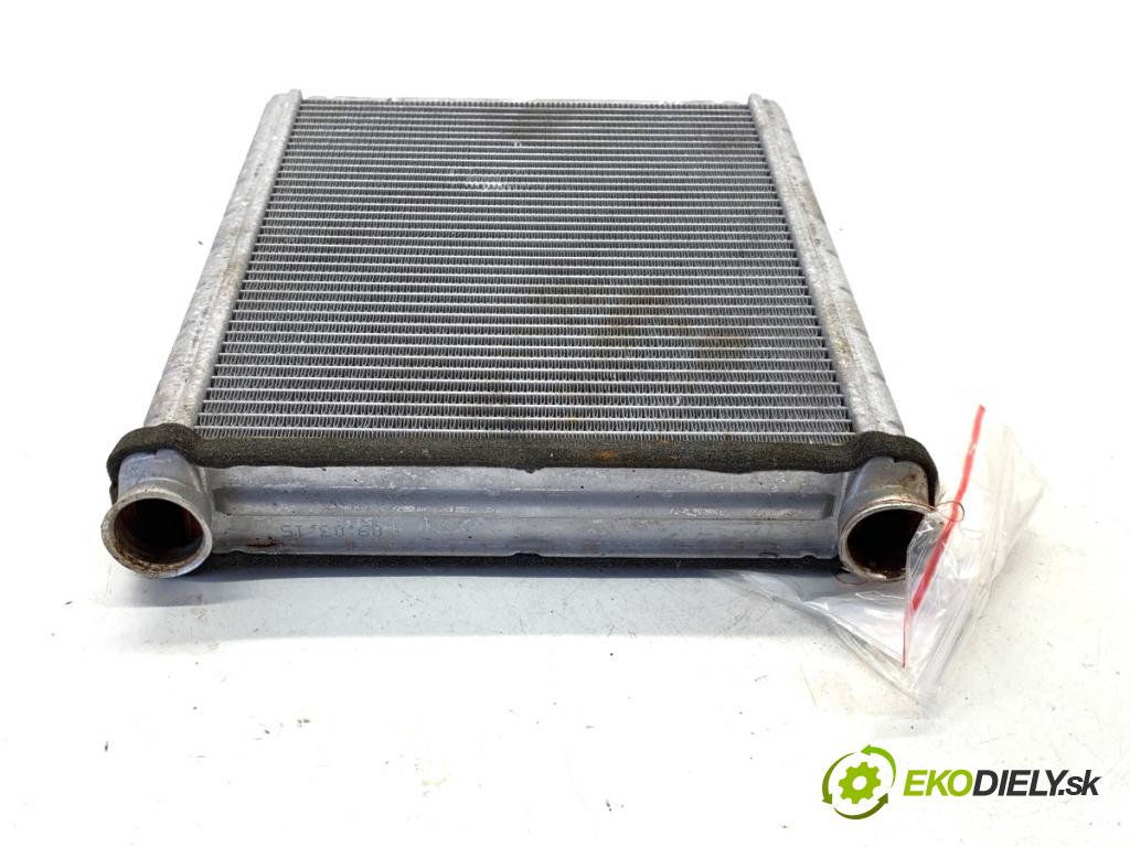 MERCEDES-BENZ W176 liftback 2015 90 kW A 180 (176.042) 1595 topné těleso radiátor topení  (Radiátor topení)