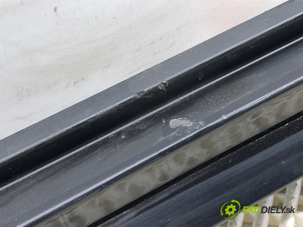 MERCEDES-BENZ W176 liftback 2015 90 kW A 180 (176.042) 1595 lišta prahová pravý A1766980154