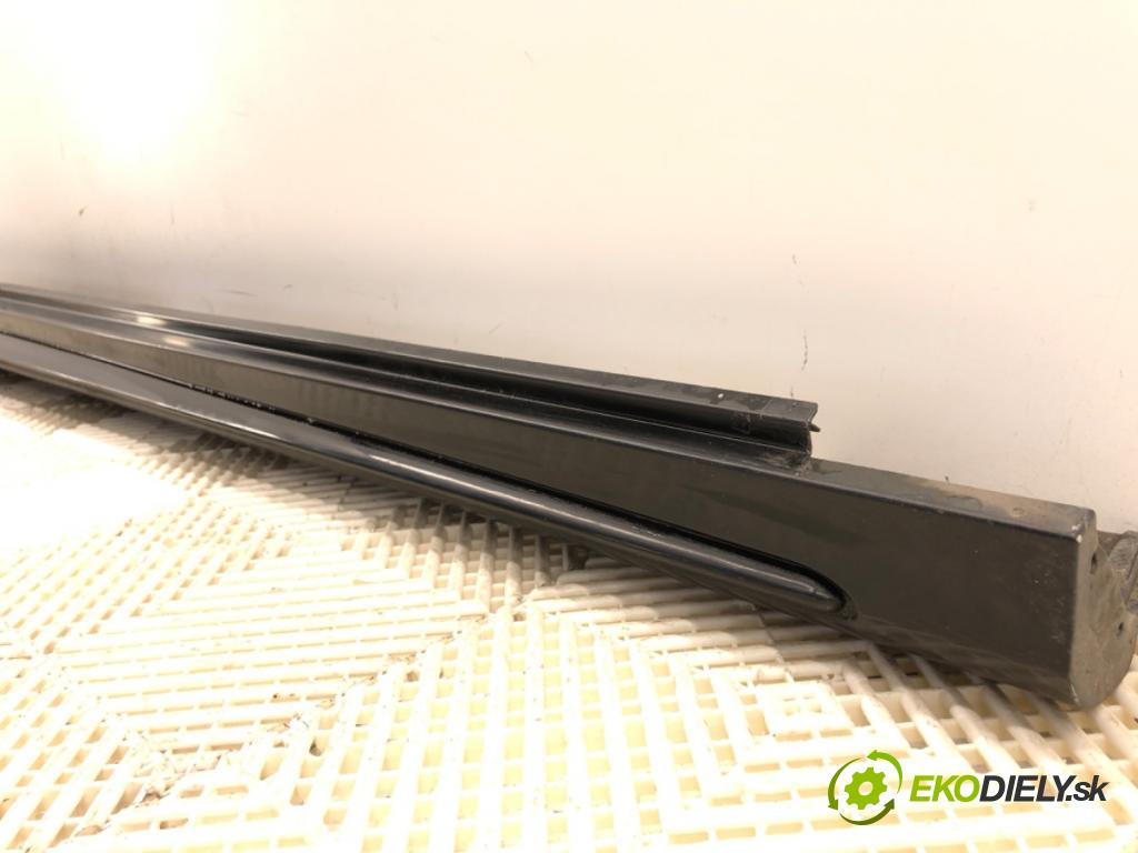 MERCEDES-BENZ W176 liftback 2015 90 kW A 180 (176.042) 1595 lišta prahová pravý A1766980154