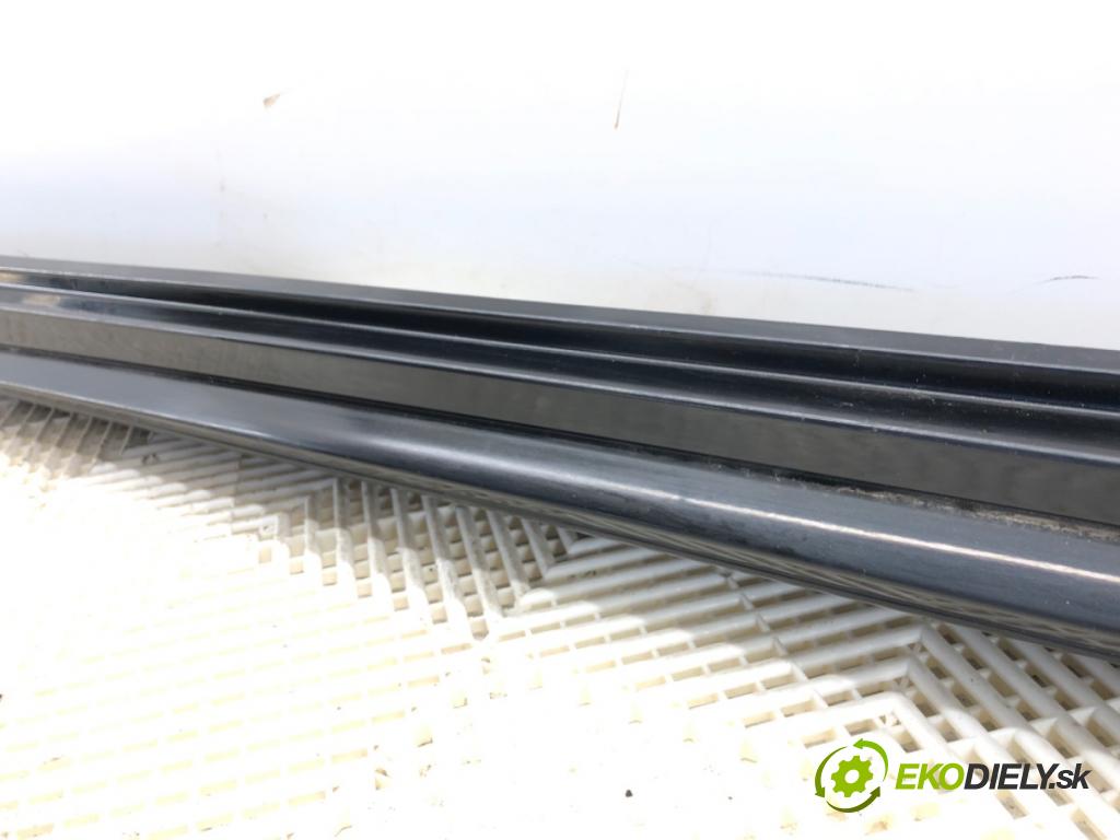 MERCEDES-BENZ W176 liftback 2015 90 kW A 180 (176.042) 1595 lišta prahová levý A1766980054