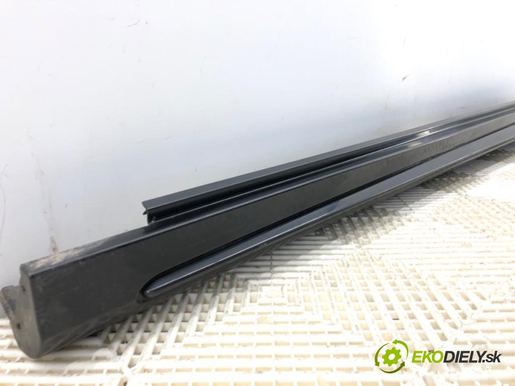 MERCEDES-BENZ W176 liftback 2015 90 kW A 180 (176.042) 1595 lišta prahová levý A1766980054