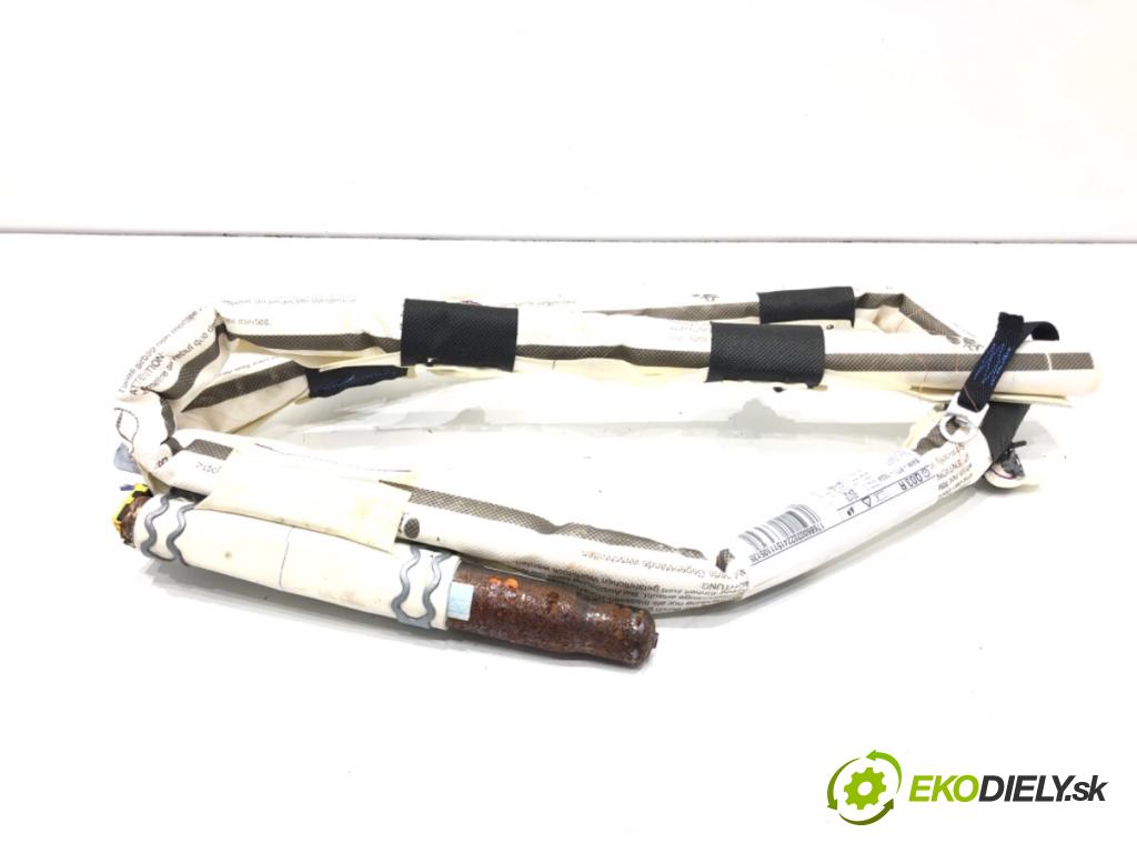 MERCEDES-BENZ W176 liftback 2015 90 kW A 180 (176.042) 1595 stropní pravý 