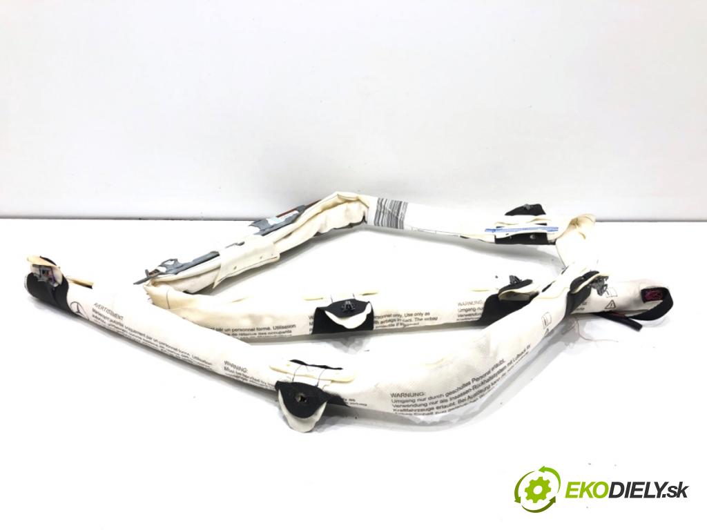 MERCEDES-BENZ W176 liftback 2015 90 kW A 180 (176.042) 1595 stropní pravý