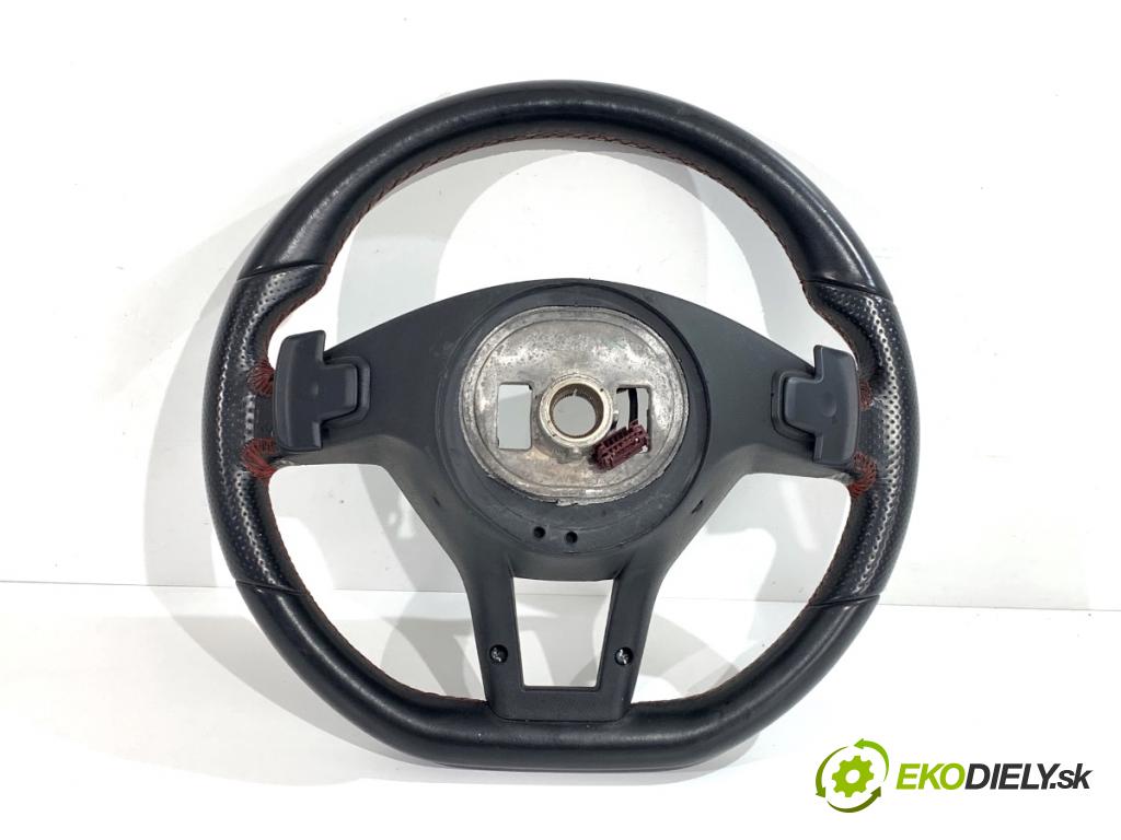 MERCEDES-BENZ W176 liftback 2015 90 kW A 180 (176.042) 1595 volant  (Volant)