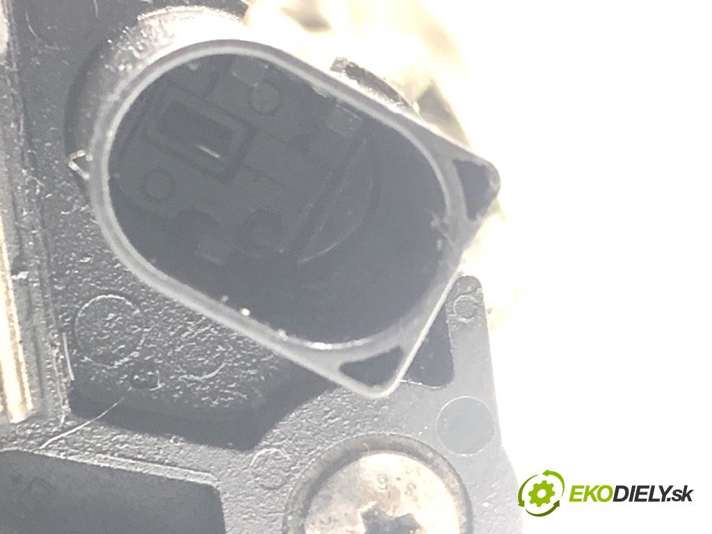 MERCEDES-BENZ W176 liftback 2015 90 kW A 180 (176.042) 1595 Alternátor A0009061903 (Alternátor)