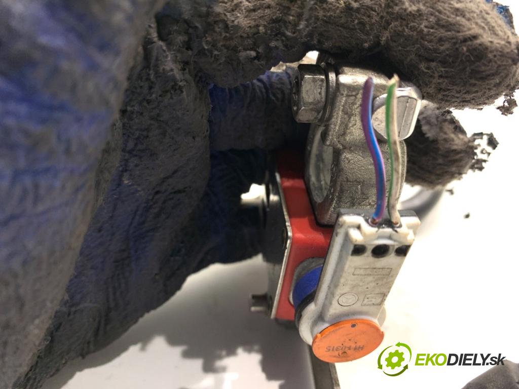 MERCEDES-BENZ W176 liftback 2015 90 kW A 180 (176.042) 1595 svorka plus N000000007584