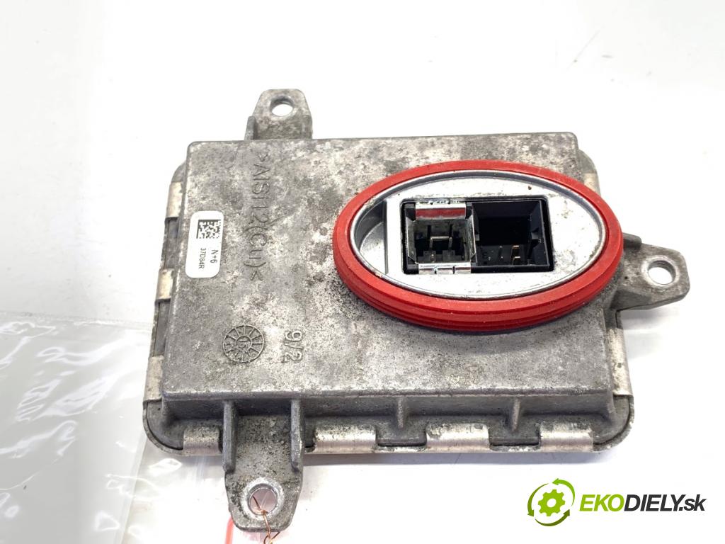 MERCEDES-BENZ W176 liftback 2015 90 kW A 180 (176.042) 1595 Menič XENON  (Riadiaca jednotka xenónu)