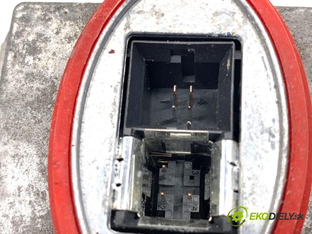 MERCEDES-BENZ W176 liftback 2015 90 kW A 180 (176.042) 1595 Menič XENON  (Riadiaca jednotka xenónu)