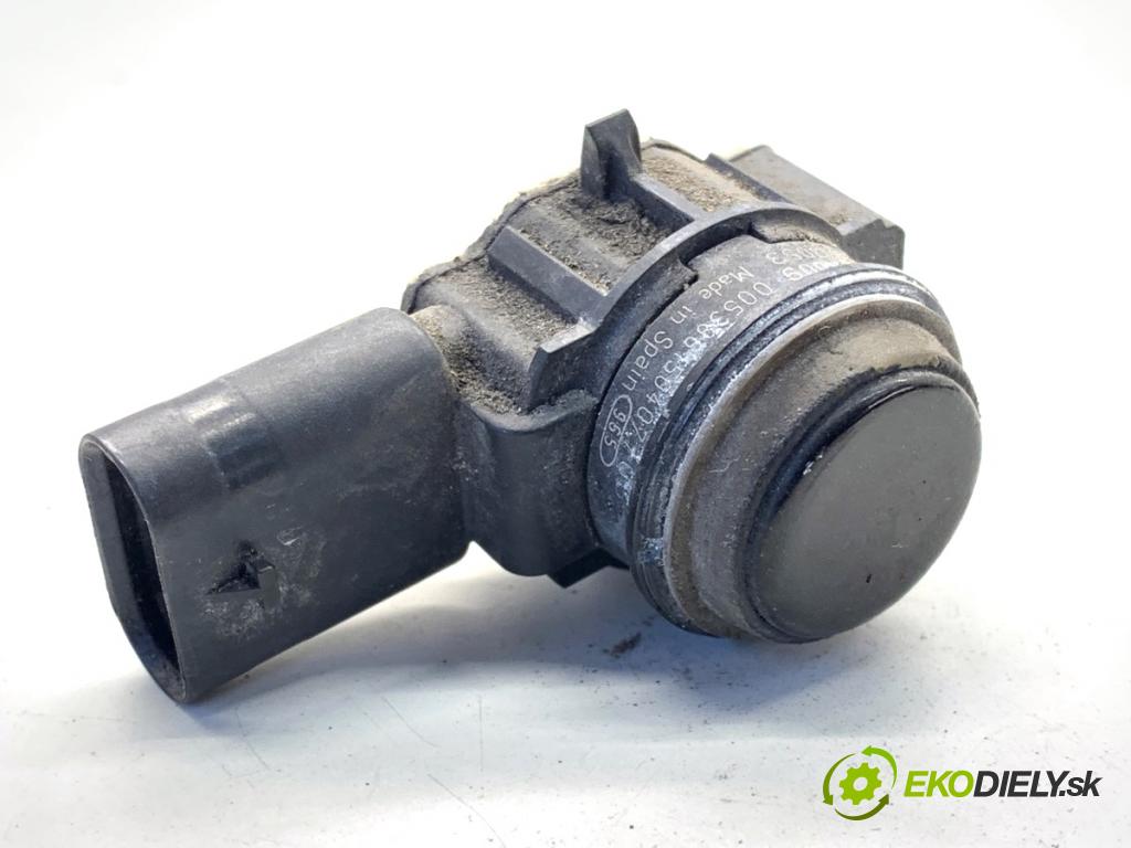 MERCEDES-BENZ W176 liftback 2015 90 kW A 180 (176.042) 1595 snímač PDC A0009050242