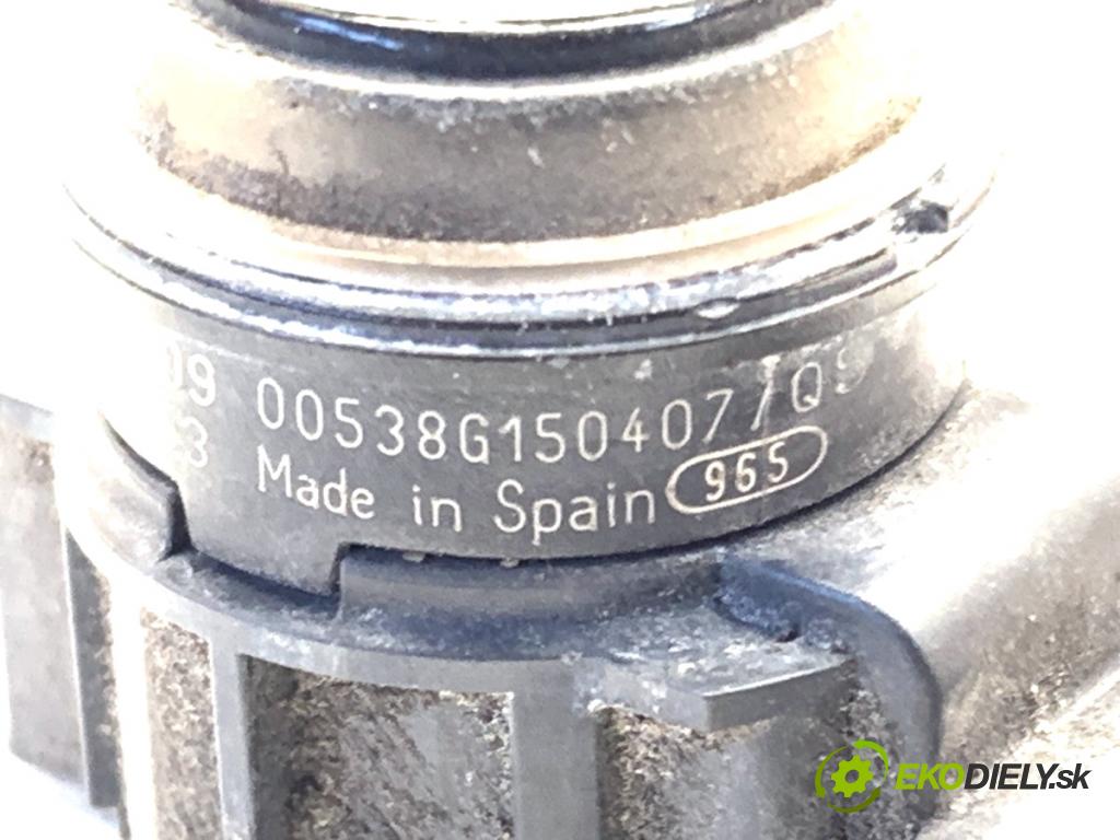 MERCEDES-BENZ W176 liftback 2015 90 kW A 180 (176.042) 1595 snímač PDC A0009050242