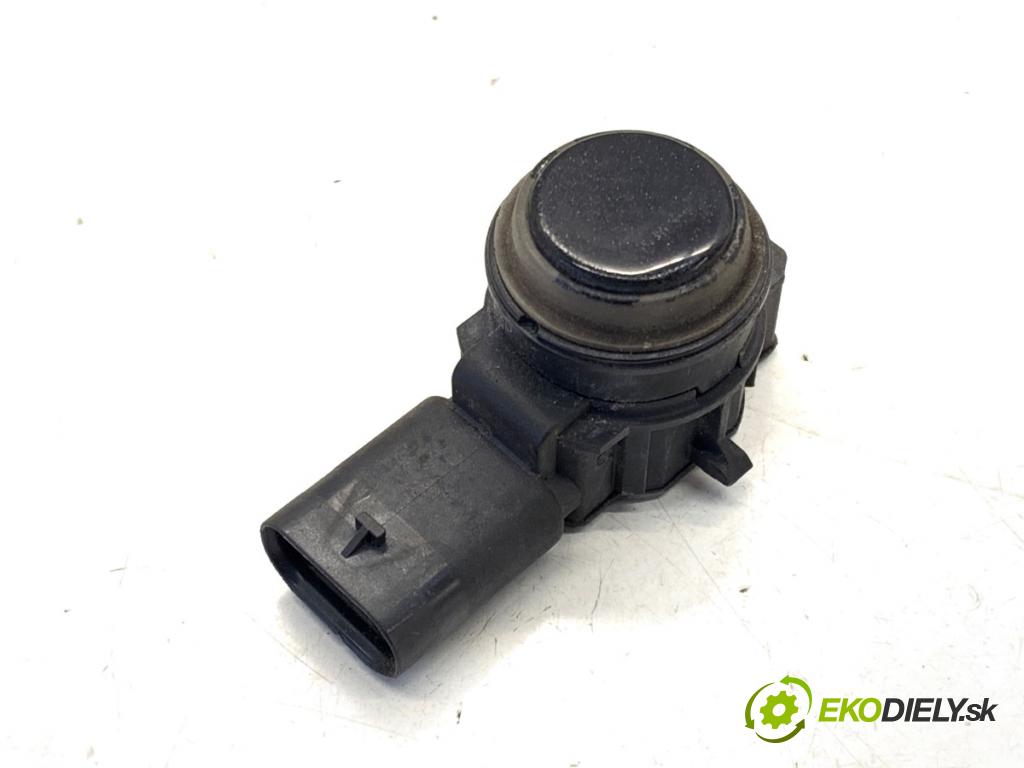 MERCEDES-BENZ W176 liftback 2015 90 kW A 180 (176.042) 1595 Snímač PDC 0263013053