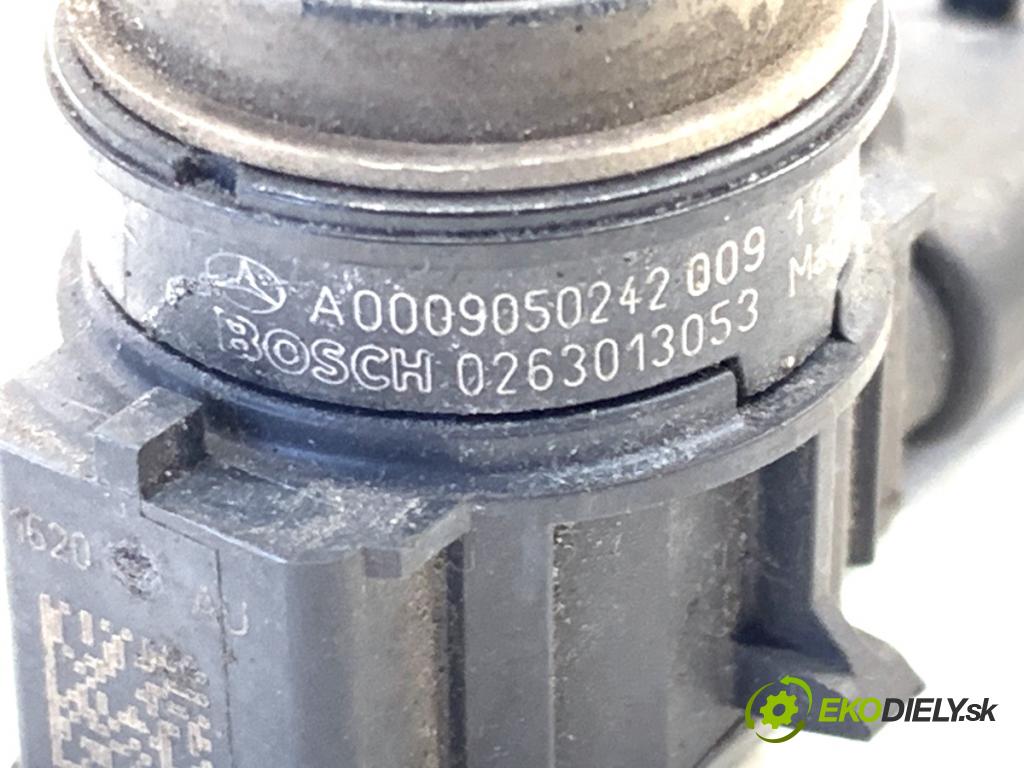 MERCEDES-BENZ W176 liftback 2015 90 kW A 180 (176.042) 1595 Snímač PDC 0263013053